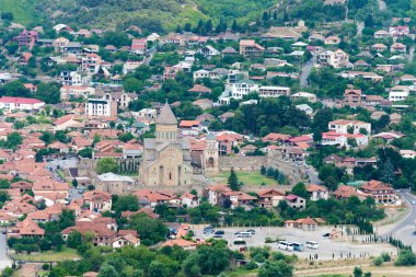 Mtskheta, Gürcistan - Mtskheta, Gürcistan 'daki Jvari Manastırı' ndan kutsal şehir Mtskheta. Mtskheta 'nın Dünya Mirası Anıtları' nın bir parçasıdır..