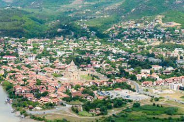 Mtskheta, Gürcistan - Mtskheta, Gürcistan 'daki Jvari Manastırı' ndan kutsal şehir Mtskheta. Mtskheta 'nın Dünya Mirası Anıtları' nın bir parçasıdır..