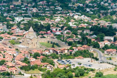 Mtskheta, Gürcistan - Mtskheta, Gürcistan 'daki Jvari Manastırı' ndan kutsal şehir Mtskheta. Mtskheta 'nın Dünya Mirası Anıtları' nın bir parçasıdır..