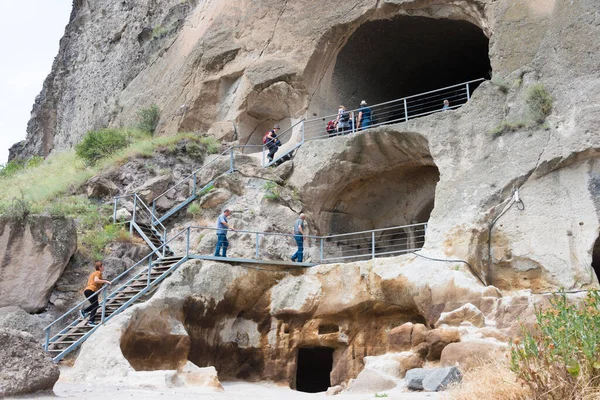 Vardzia, Gürcistan - Vardzia Mağara Manastırı kompleksi ve antik şehir. Vardzia, Samtskhe-Javakheti, Gürcistan 'da ünlü bir tarihi mekan..