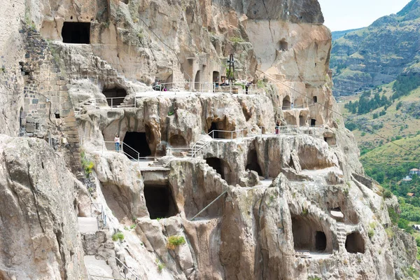 Vardzia, Gürcistan - Vardzia Mağara Manastırı kompleksi ve antik şehir. Vardzia, Samtskhe-Javakheti, Gürcistan 'da ünlü bir tarihi mekan..