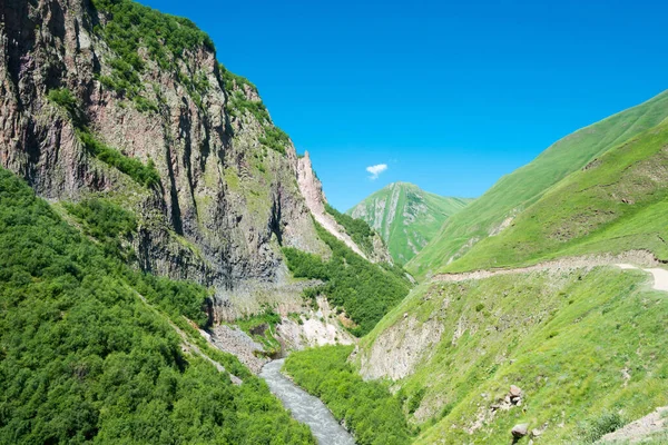 Kazbegi Georgien Trusotal Der Nähe Des Kaukasus Gebirges Eine Berühmte — Stockfoto