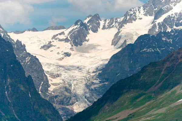 Mestia Geórgia Vista Montanha Cáucaso Partir Pico Montanha Zuruldi Uma — Fotografia de Stock