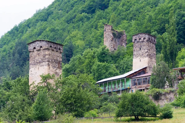 Mestia Georgia Αρχαίοι Πύργοι Ορεινό Χωριό Ένα Διάσημο Τοπίο Στη — Φωτογραφία Αρχείου