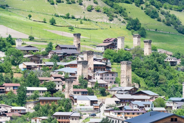 Mestia Géorgie Anciennes Tours Avec Village Montagne Paysage Célèbre Mestia — Photo