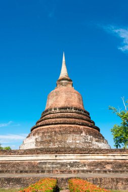 Sukhothai, Tayland - Sukhothai Tarih Parkı, Sukhothai, Tayland 'da Wat Chana Songkhram. Sukhothai ve Associated Historic Town 'un Dünya Mirası -Tarihi Kasabası' nın bir parçasıdır.