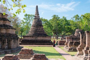 Sukhothai, Tayland - Sukhothai Tarih Parkı, Sukhothai, Tayland 'da Wat Mahathat. Sukhothai ve Associated Historic Towns Dünya Mirası Bölgesi 'nin bir parçasıdır..