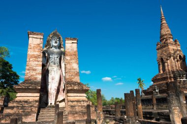 Sukhothai, Tayland - Sukhothai Tarih Parkı, Sukhothai, Tayland 'da Wat Mahathat. Sukhothai ve Associated Historic Towns Dünya Mirası Bölgesi 'nin bir parçasıdır..