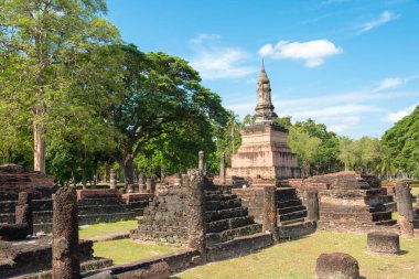 Sukhothai, Tayland - Sukhothai Tarih Parkı, Sukhothai, Tayland 'da Wat Mahathat. Sukhothai ve Associated Historic Towns Dünya Mirası Bölgesi 'nin bir parçasıdır..