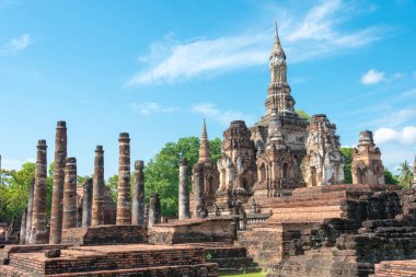 Sukhothai, Tayland - Sukhothai Tarih Parkı, Sukhothai, Tayland 'da Wat Mahathat. Sukhothai ve Associated Historic Towns Dünya Mirası Bölgesi 'nin bir parçasıdır..