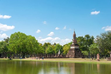 Sukhothai, Tayland - Wat Traphang Ngoen Sukhothai Tarih Parkı, Sukhothai, Tayland. Sukhothai ve Associated Historic Towns 'un bir parçasıdır..