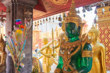 Chiang Mai, Tayland - Wat Phrathat Doi Suthep, Chiang Mai, Tayland. Tapınak ilk olarak 1383 yılında inşa edildi..