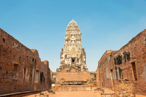 Ayutthaya, Tayland - WAT RATCHABURANA, Ayutthaya, Tayland. Dünya Mirası Bölgesi - Ayutthaya Tarihi Kenti.