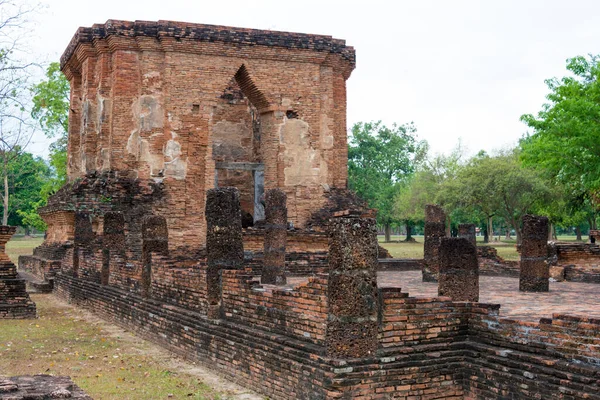 Sukhothai, Tayland - Sukhothai Tarih Parkı, Tayland. Sukhothai ve Associated Historic Towns Dünya Mirası Bölgesi 'nin bir parçasıdır..
