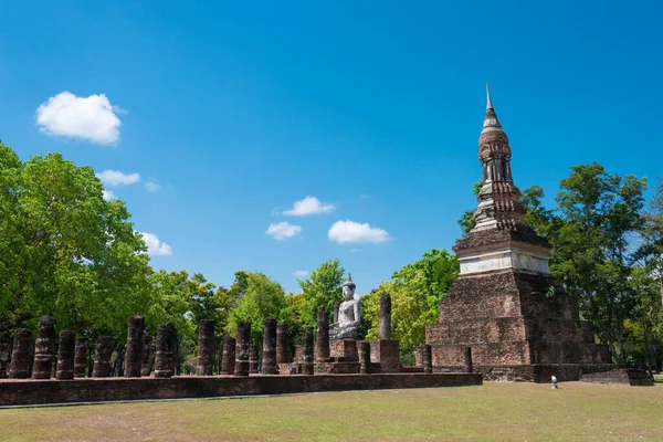 Sukhothai, Tayland - Wat Traphang Ngoen Sukhothai Tarih Parkı, Sukhothai, Tayland. Sukhothai ve Associated Historic Towns 'un bir parçasıdır..