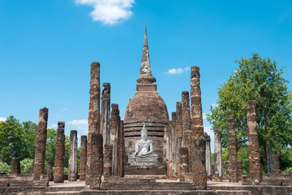 Sukhothai, Tayland - Wat Sra Sri Sukhothai Tarih Parkı, Sukhothai, Tayland. Sukhothai ve Associated Historic Towns Dünya Mirası Bölgesi 'nin bir parçasıdır..