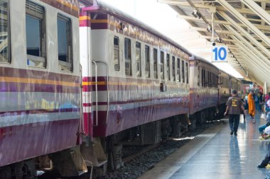 Bangkok, Tayland - Bangkok, Tayland 'daki Bangkok tren istasyonu. Tayland Devlet Demiryolu 'nda 4041 km' lik 1000mm 'lik demiryolu ağı var..