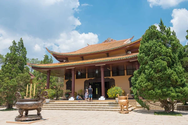 Dalat, Vietnam Truc Lam Zen Manastırı. Dalat, Vietnam 'da ünlü bir tarihi mekan..