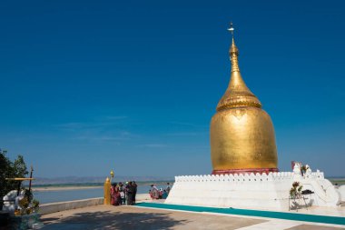 Bagan, Myanmar - Bagan Arkeolojik Alanı ve Anıtları 'nda Bupaya Pagoda. Bagan, Mandalay Bölgesi, Myanmar 'da ünlü bir Budist harabeleri..