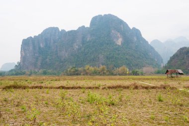Vang Vieng, Laos - Vang Vieng 'in doğa görüntüsü. Vang Vieng, Vientiane Vilayeti, Laos 'ta ünlü bir manzara..