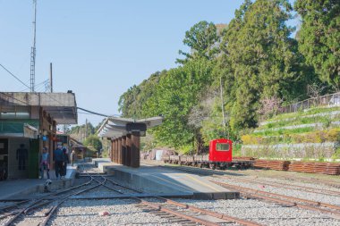 Chiayi County, Tayvan - Zhuqi Township 'deki Fenqihu tren istasyonu, Chiayi County, Tayvan. Alishan Ormanı Demiryolu 762 mm 'lik dar bir demiryolu ağı..