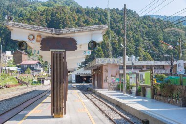 Chiayi County, Tayvan - Zhuqi Township 'deki Fenqihu tren istasyonu, Chiayi County, Tayvan. Alishan Ormanı Demiryolu 762 mm 'lik dar bir demiryolu ağı..