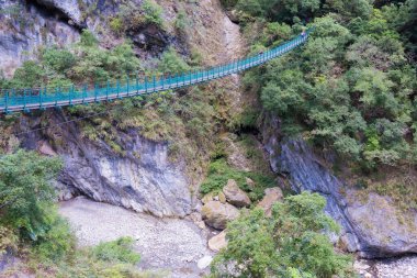 Hualien, Tayvan - Taroko Ulusal Parkı 'nda Swallow Grotto Patikası (Yanzikou). Xiulin, Hualien, Tayvan 'da ünlü bir turizm merkezi..