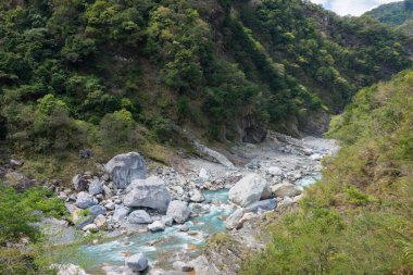 Hualien, Tayvan - Taroko Ulusal Parkı 'nda Yuewangting (Yuewang Pavyonu) yakınlarında güzel manzara. Xiulin, Hualien, Tayvan 'da ünlü bir turizm merkezi..
