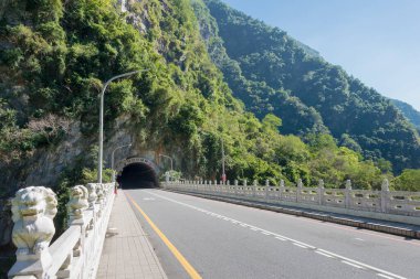 Hualien, Tayvan - Shakadang Köprüsü Taroko Ulusal Parkı. Xiulin, Hualien, Tayvan 'da ünlü bir turizm merkezi..