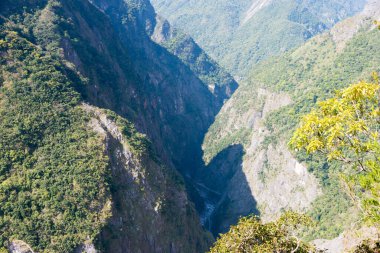 Hualien, Tayvan - 03: 20 Taroko Ulusal Parkı 'ndaki Zhuilu Cliff' ten güzel manzara, Xiulin, Hualien, Tayvan.