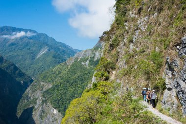 Hualien, Tayvan - 03: 20 Taroko Ulusal Parkı 'ndaki Zhuilu Cliff' ten güzel manzara, Xiulin, Hualien, Tayvan.
