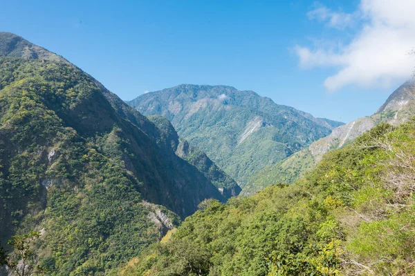 Hualien, Tayvan - 03: 20 Taroko Ulusal Parkı 'ndaki Zhuilu Eski Yolu' ndan güzel manzara, Xiulin, Hualien, Tayvan.