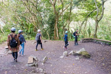 Hualien, Tayvan - 03: 20 - Taroko Ulusal Parkı 'ndaki Zhuilu Eski Yolu' ndaki Cliff İleri Karakolu, Xiulin, Hualien, Tayvan.