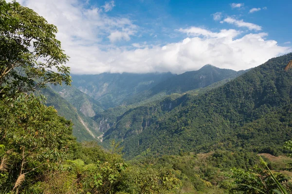 Hualien, Tayvan - 26 Şubat 2020 Taroko Ulusal Parkı, Xiulin, Hualien, Tayvan 'dan güzel manzara.