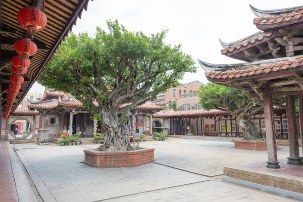 Changhua, Tayvan - Lukang, Changhua, Tayvan 'daki Longshan Tapınağı. Tapınak aslında 1647 'de inşa edilmiş..