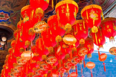 Yunlin, Tayvan - Xiluo 'daki Xiluo Fuxing Temple' da Fener, Yunlin, Tayvan. Tapınak 1717 'de inşa edildi..