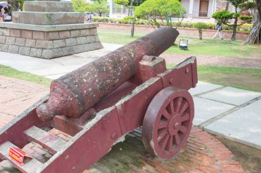 Tainan, Tayvan - Tayvan 'ın Tainan kentindeki Anping Eski Kalesi' nde (Zeelandia Kalesi) Antik Toplar. Hollanda Doğu Hindistan Şirketi (VOC) tarafından 1624-1634 yılları arasında inşa edilmiş bir kaledir.).