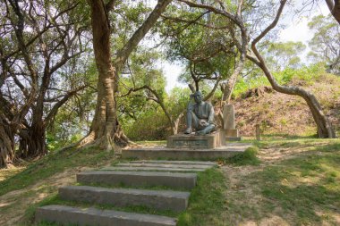 Tainan, Tayvan - Hatta Bronz heykel Guantian Bölgesi, Tainan, Tayvan 'daki Wusanto Barajı manzaralı alanda. Yoichi Hatta (1886-1942) Japon mühendis, Wusanto Barajı 'nı tasarladı..