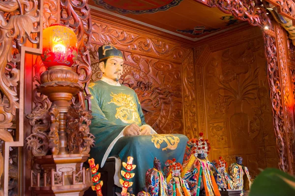 Tainan, Tayvan - Tainan 'daki Koxinga Tapınağı' nda Zheng Chenggong heykeli. Zheng Chenggong (1624-1662) Çin 'in işgaline direnen Çinli bir Ming sadıydı..