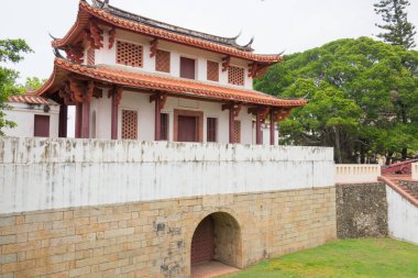 Tainan, Tayvan - Tainan, Tayvan 'daki Büyük Güney Kapısı. Büyük Güney Kapısı, Tainan Duvarı 'nın 1736' da inşa edilen 14 kapısının bir parçasıdır..
