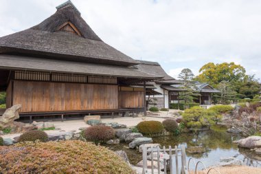 Okayama, Japonya - Okayama, Japonya 'daki Korakuen Bahçesi. Korakuen 1700 yılında Okayama Lordu Ikeda Tsunamasa tarafından inşa edildi. Japonya 'nın üç büyük bahçesinden biridir..