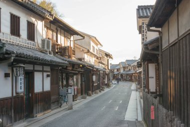 Okayama, Japonya - Kurashiki Bikan tarihi bölgesi. Kurashiki, Okayama, Japonya 'da ünlü bir turizm merkezi..