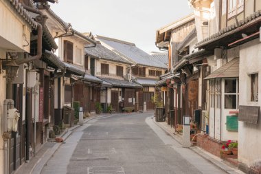 Okayama, Japonya - Kurashiki Bikan tarihi bölgesi. Kurashiki, Okayama, Japonya 'da ünlü bir turizm merkezi..