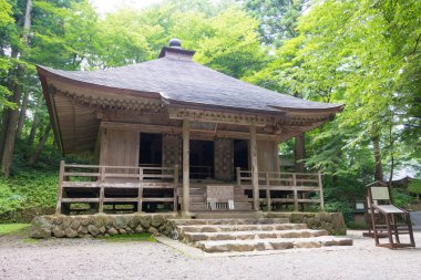 Iwate, Japonya - Japonya Hiraizumi, Iwate, Japonya 'daki Chusonji Tapınağı' ndaki Kyozo Salonu. Chusonji Tapınağı UNESCO Dünya Mirası Alanının bir parçası - Hiraizumi Tarihi Eserleri ve Siteleri.