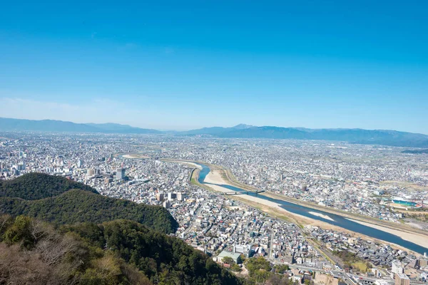 Gifu Japan 从日本Gifu的Kinka山 Kinkazan 的Gifu城堡看到的美丽风景 主塔始建于1201年 1956年重建 — 图库照片