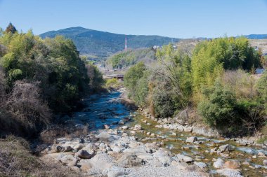 Gifu, Japonya - Nakatsugawa, Gifu, Japonya 'daki Nakasendo' da Magome-juku ve Ochiai-juku arasında güzel manzara. Nakasendo ünlü bir antik yoldur..