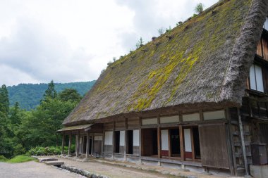 Gifu, Japonya - Gasshozukuri Minkaen 'deki Eski Nakano Yoshimori Ailesi Müzesi Shirakawago, Gifu, Japonya. Ünlü tarihi bir yer..