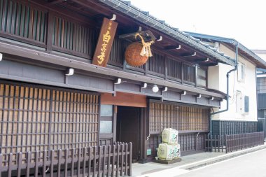 Gifu, Japonya - Hida Furukawa 'daki Sake Bira Fabrikası. Japonya, Gifu, Hida 'da ünlü bir tarihi mekan..