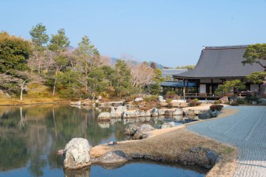 Kyoto, Japonya - Kyoto, Japonya 'daki Tenryu-ji Tapınağı. Antik Kyoto Tarihi Anıtları 'nın (UNESCO Dünya Mirası Sitesi) bir parçasıdır (Kyoto, Uji ve Otsu Şehirleri)..