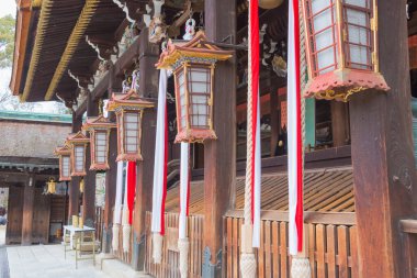 Kyoto, Japonya - Kitano Tenmangu Tapınağı Kyoto, Japonya. Tapınak M.S. 947 yılında zamanın imparatoru tarafından Sugawara no Michizane onuruna inşa edildi..